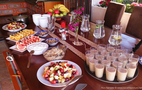 TheFeel foodies by Nadja Kotrchova raw breakfast and papaya smoothies