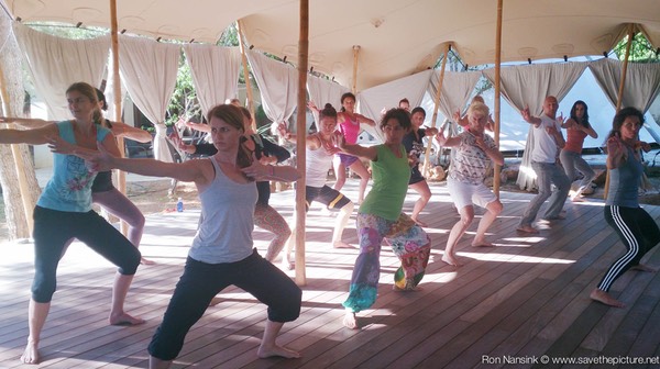 TheFeel ZenmaX energizing qigong intermezzo at Afkes magic Yoga retreat