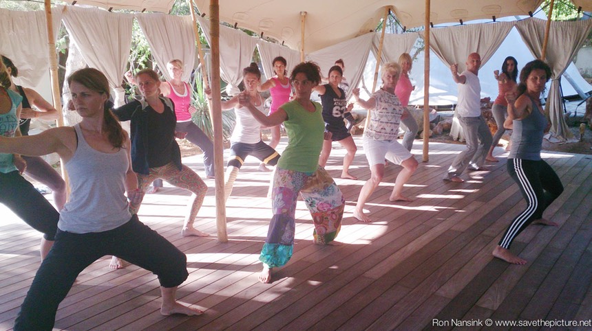 TheFeel ZenmaX energizing baduanjin qigong intermezzo at Afkes magic Yoga retreat